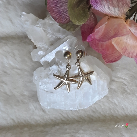 Golden Starfish Pierced Earrings - Picture 3 of 7